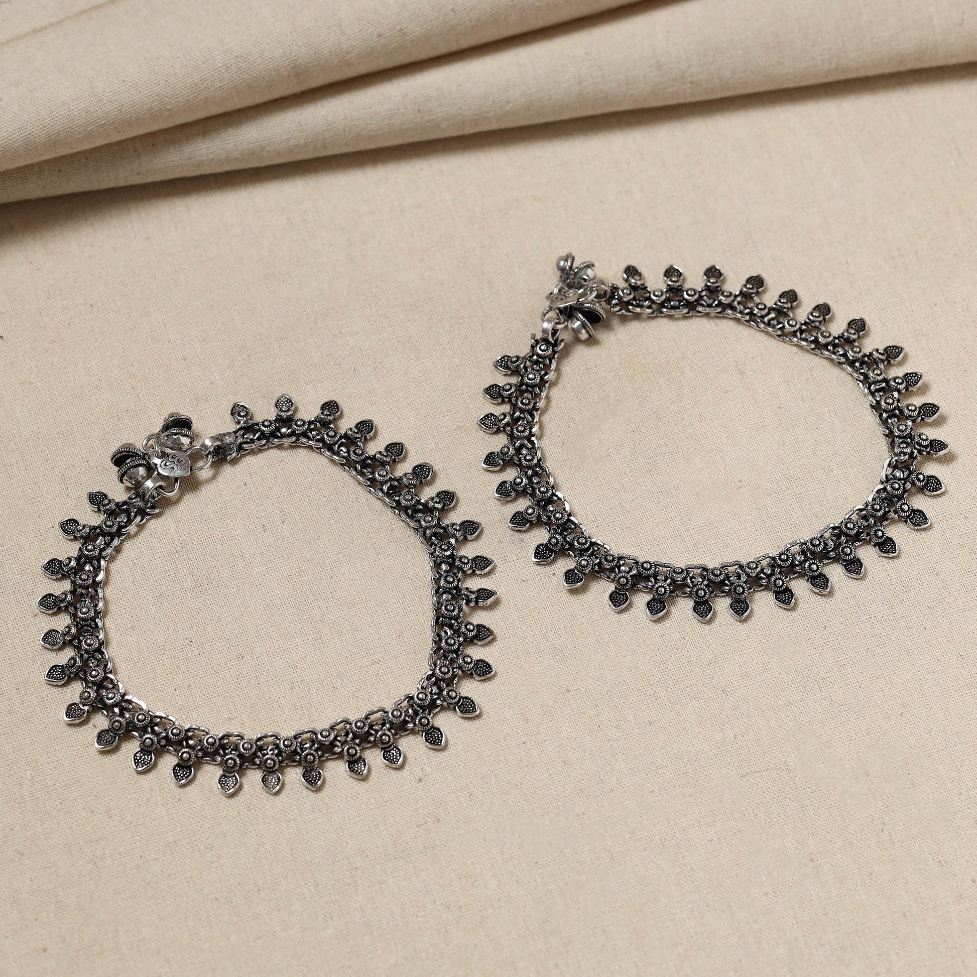 Antique Finish Oxidised German Silver Payal (pair)