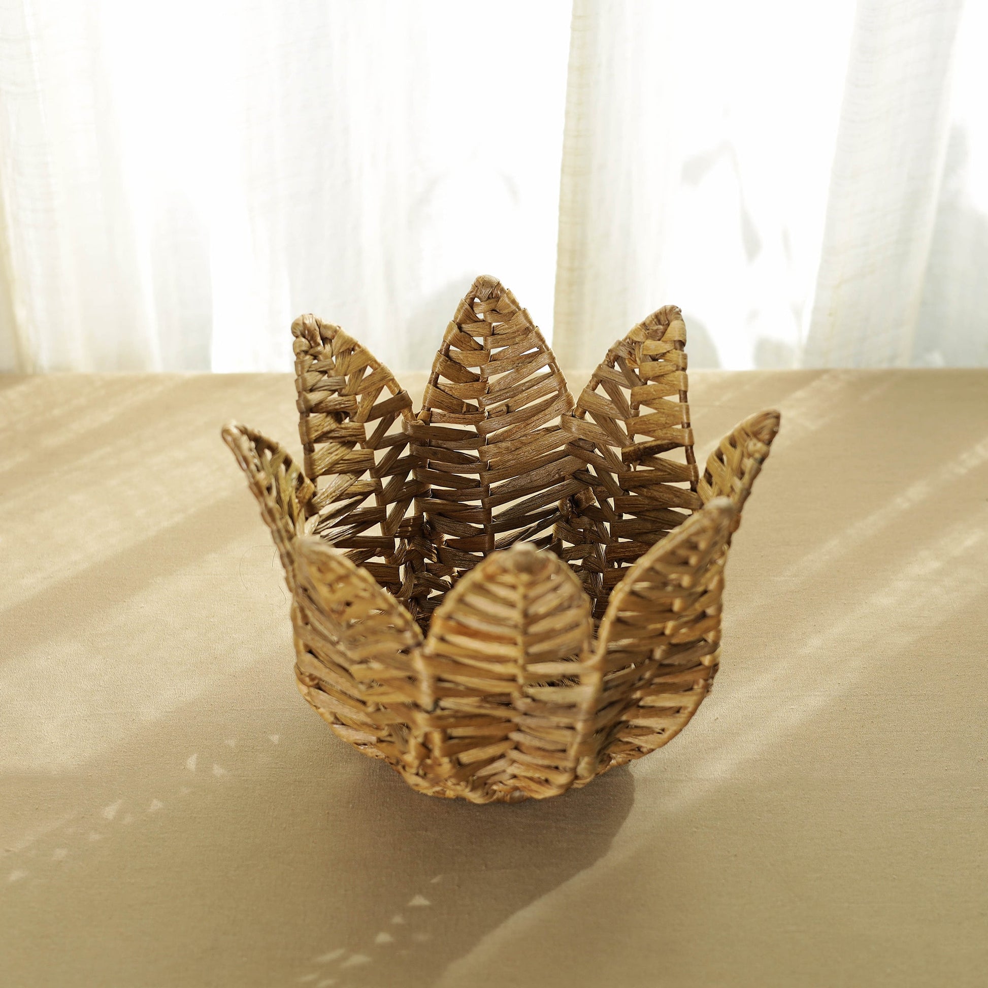 Brown - lotus Shape Handmade Water Hyacinth Basket 01