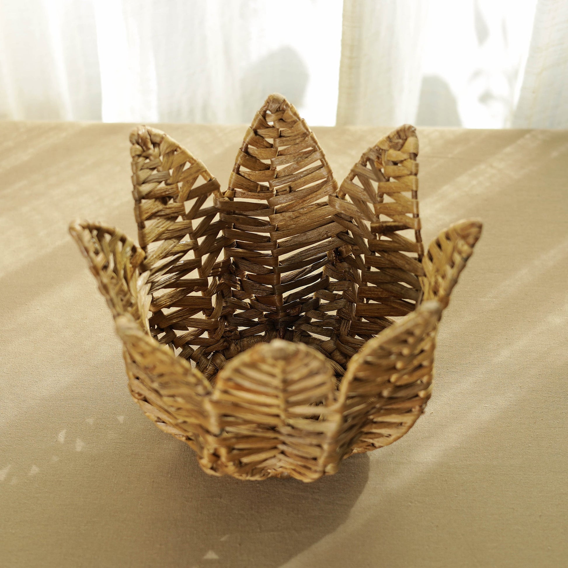 Brown - lotus Shape Handmade Water Hyacinth Basket 01