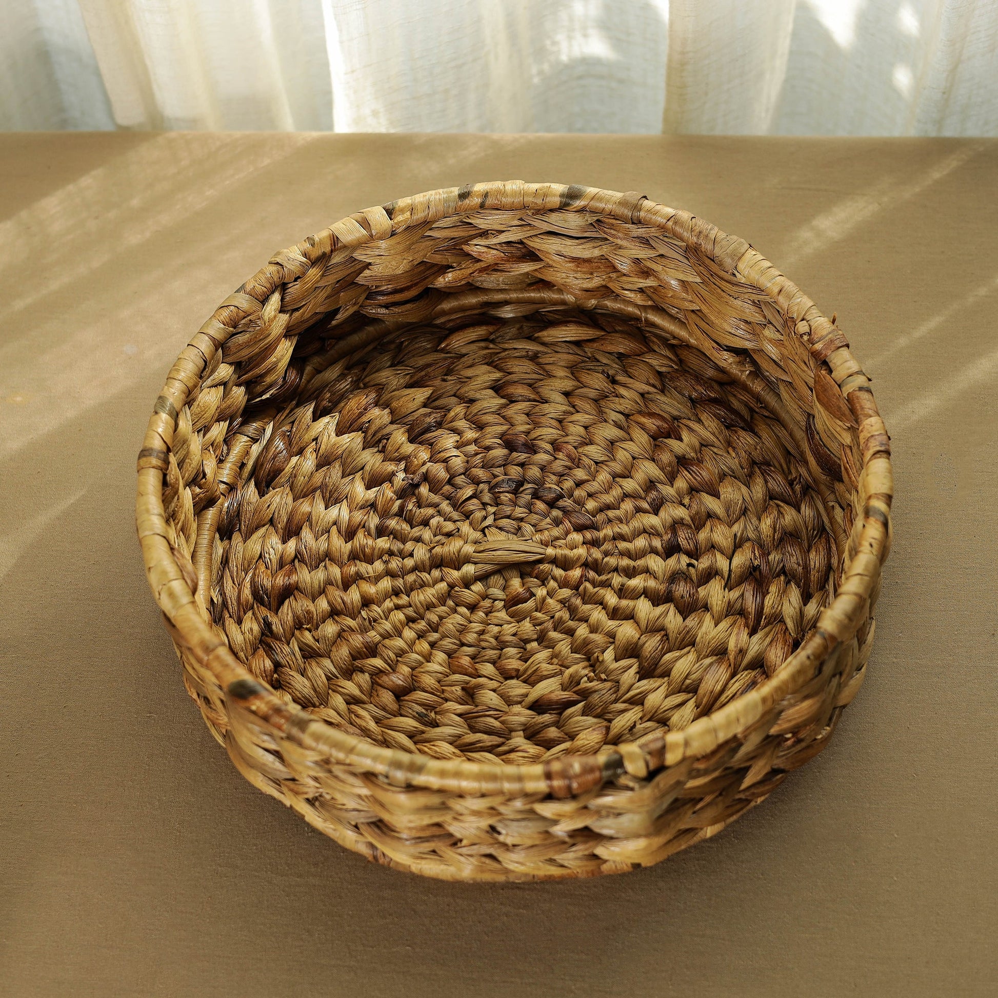 Brown - Eco-Friendly Water Hyacinth Round Tray 03