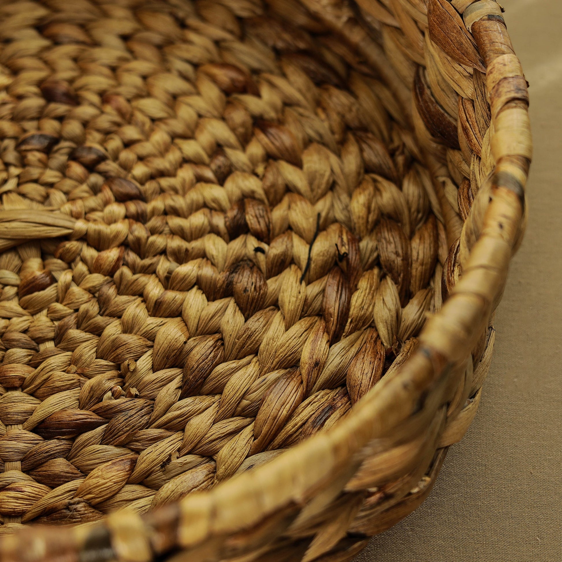 Brown - Eco-Friendly Water Hyacinth Round Tray 03