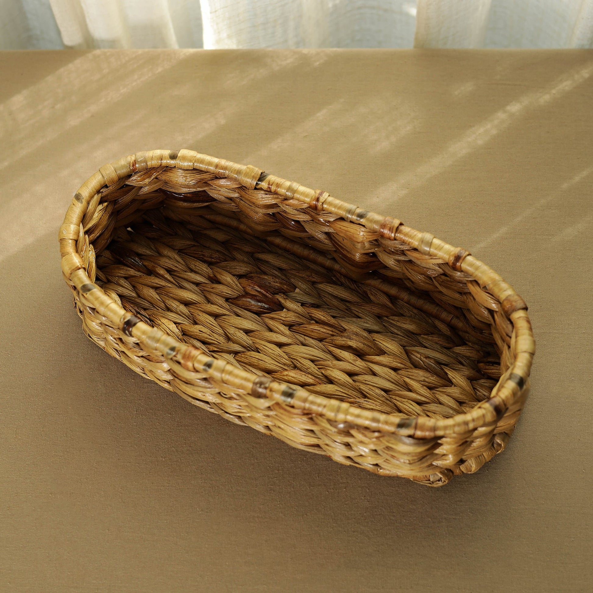 Brown - Eco-Friendly Water Hyacinth Oval Tray 02