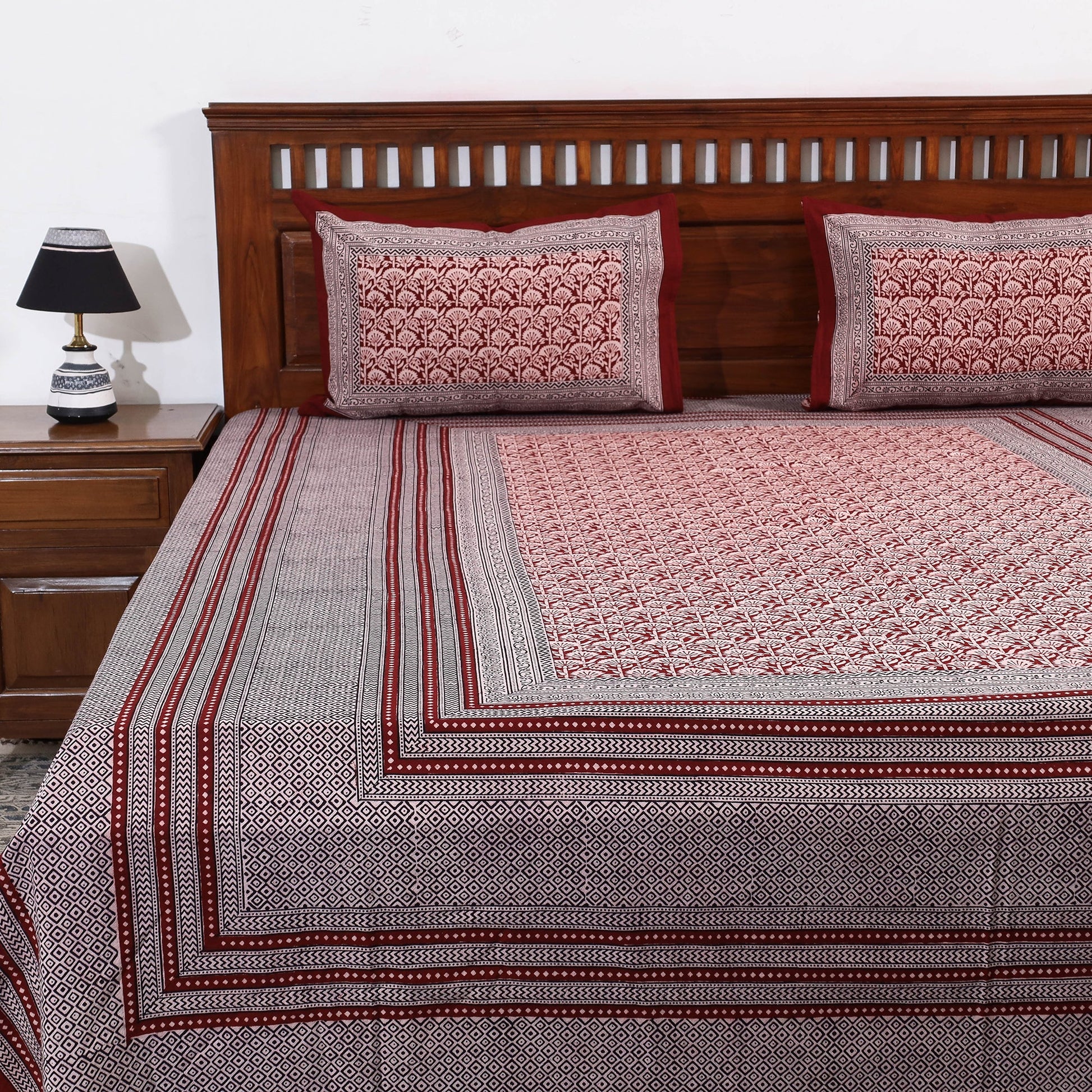 Bagh Block Printed Cotton Double Bed Cover with Pillow Covers (112 x 92 in)