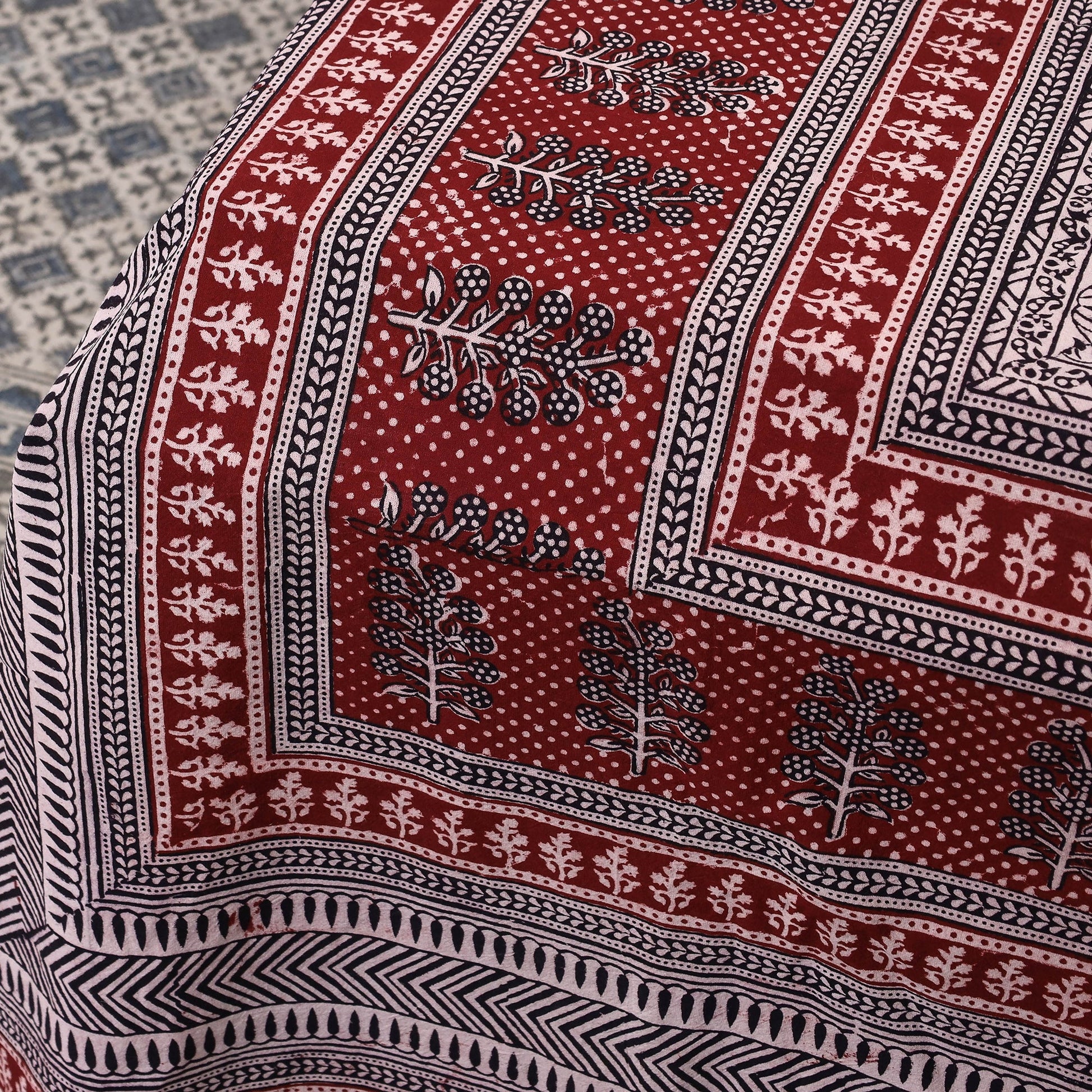 Bagh Block Printed Cotton Double Bed Cover with Pillow Covers (112 x 92 in)