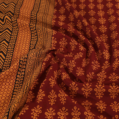 Bagh Block Printed Cotton Double Bed Cover with Pillow Covers (112 x 92 in)