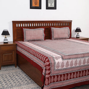 Bagh Block Printed Cotton Double Bed Cover with Pillow Covers (112 x 92 in)