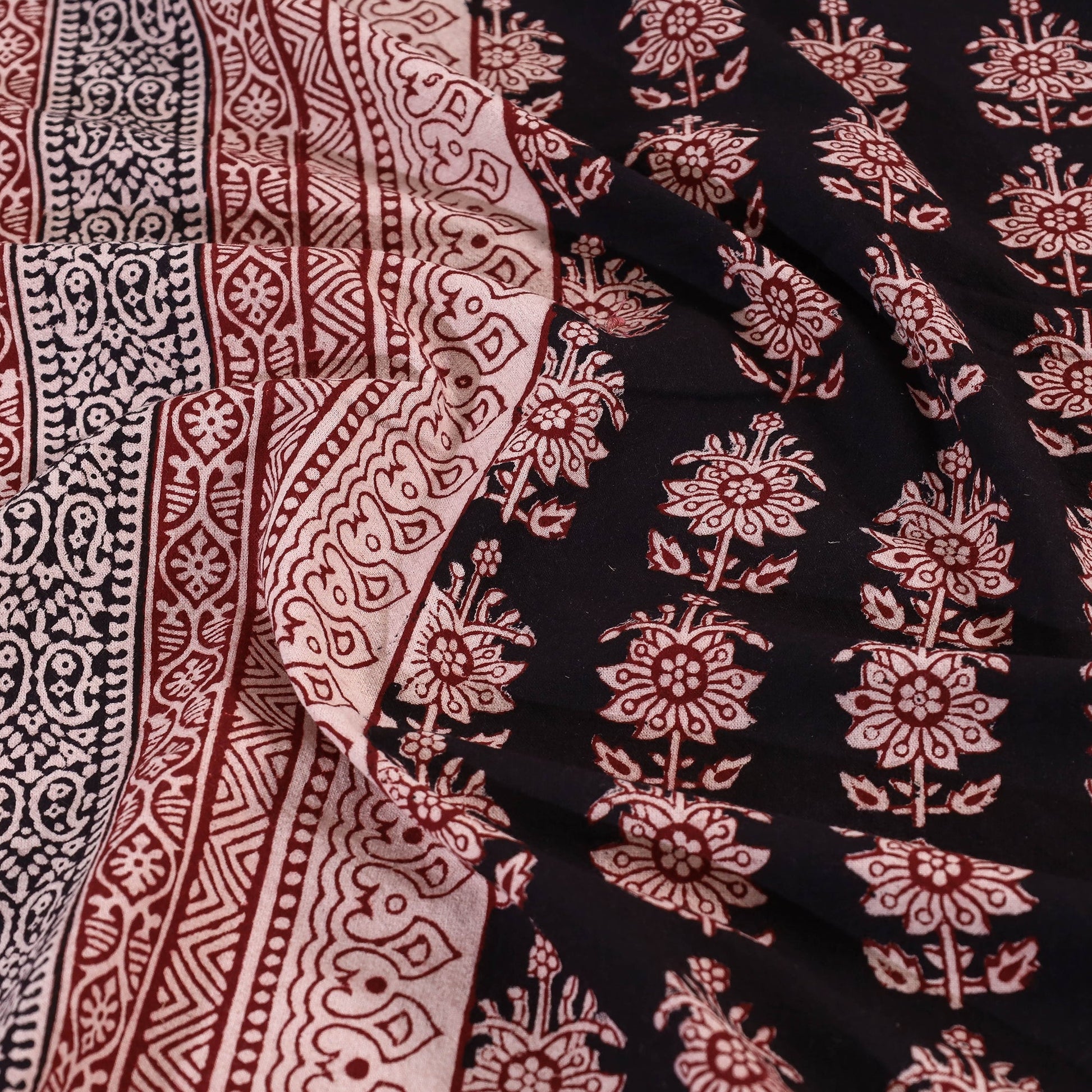 Bagh Block Printed Cotton Double Bed Cover with Pillow Covers (112 x 92 in)