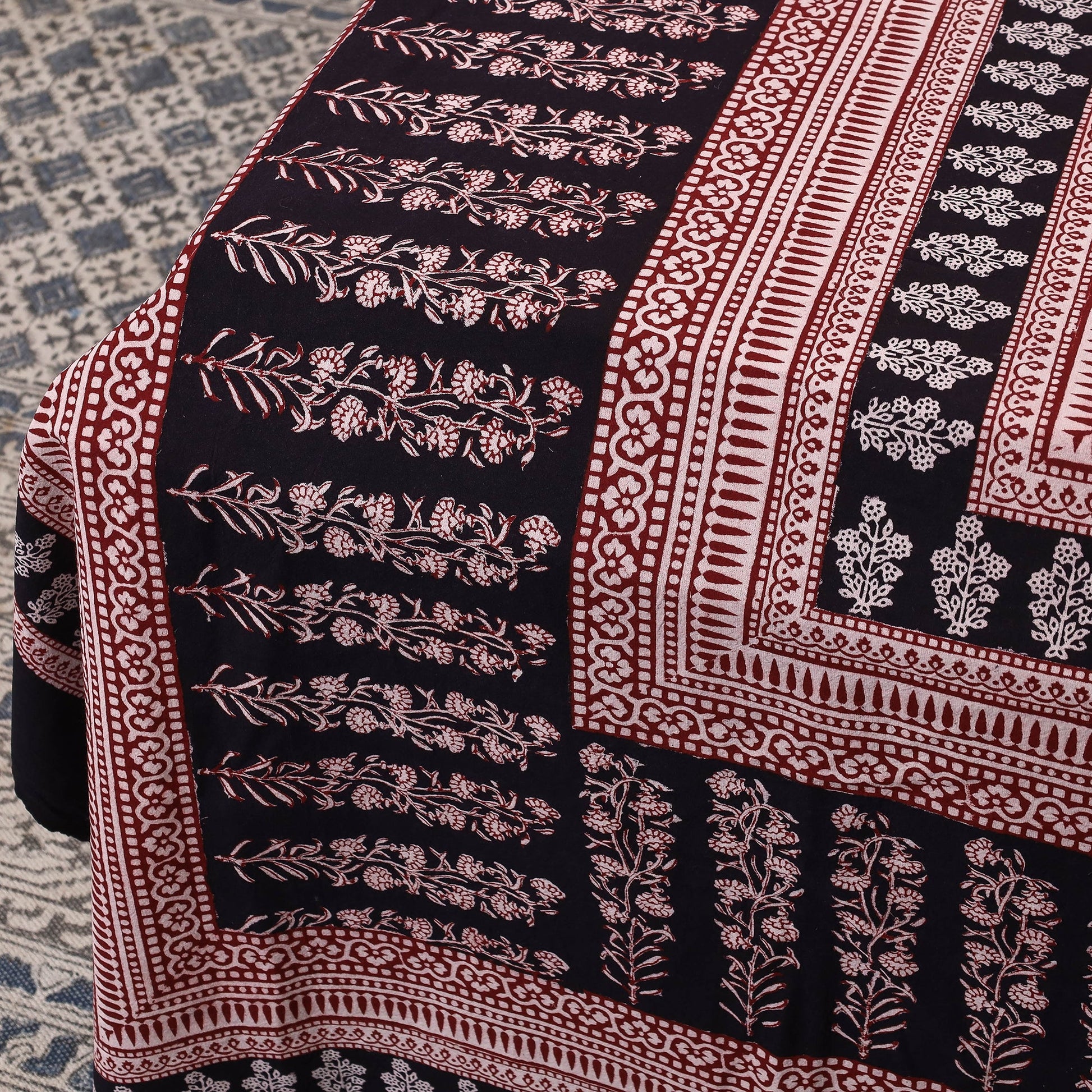 Bagh Block Printed Cotton Double Bed Cover with Pillow Covers (112 x 92 in)