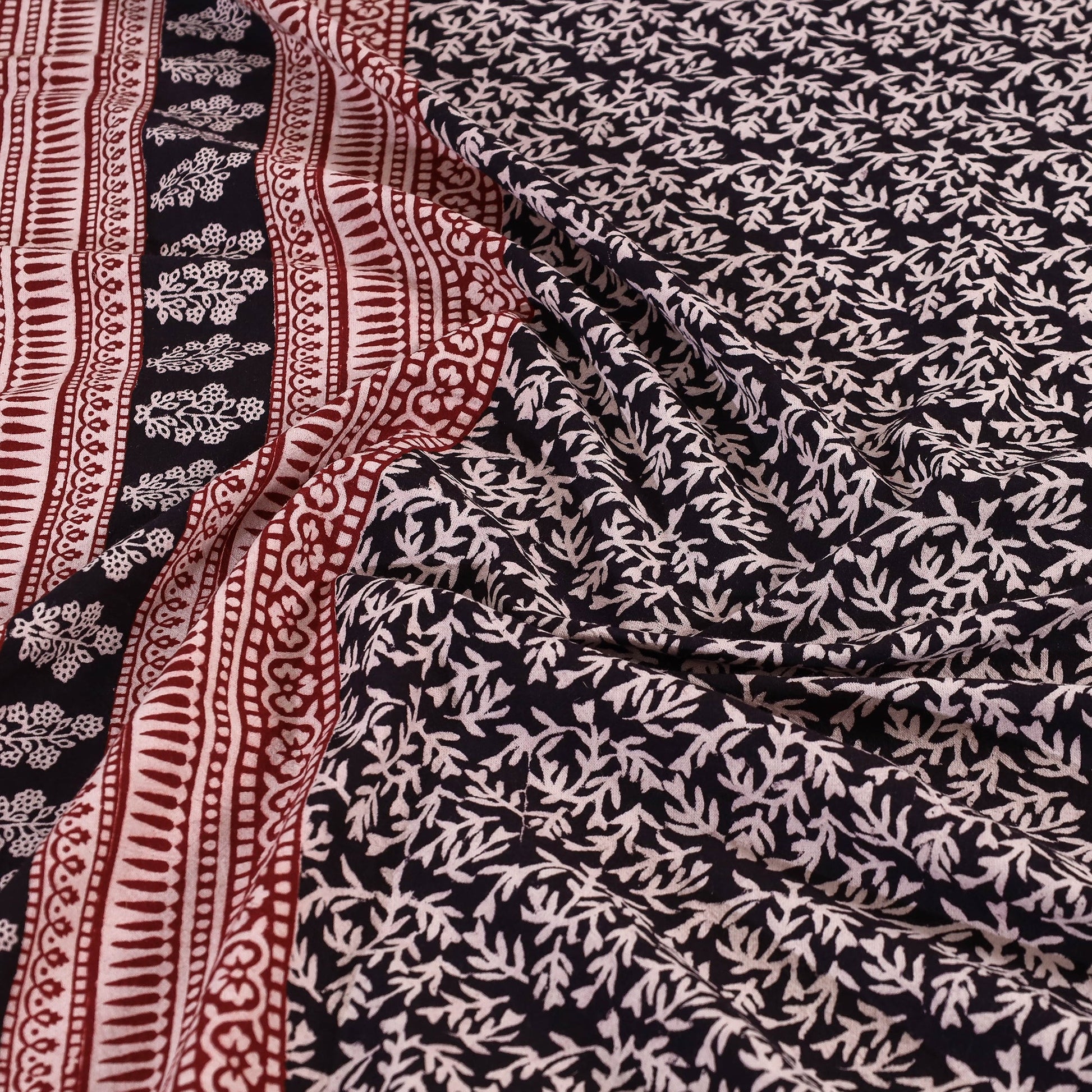 Bagh Block Printed Cotton Double Bed Cover with Pillow Covers (112 x 92 in)