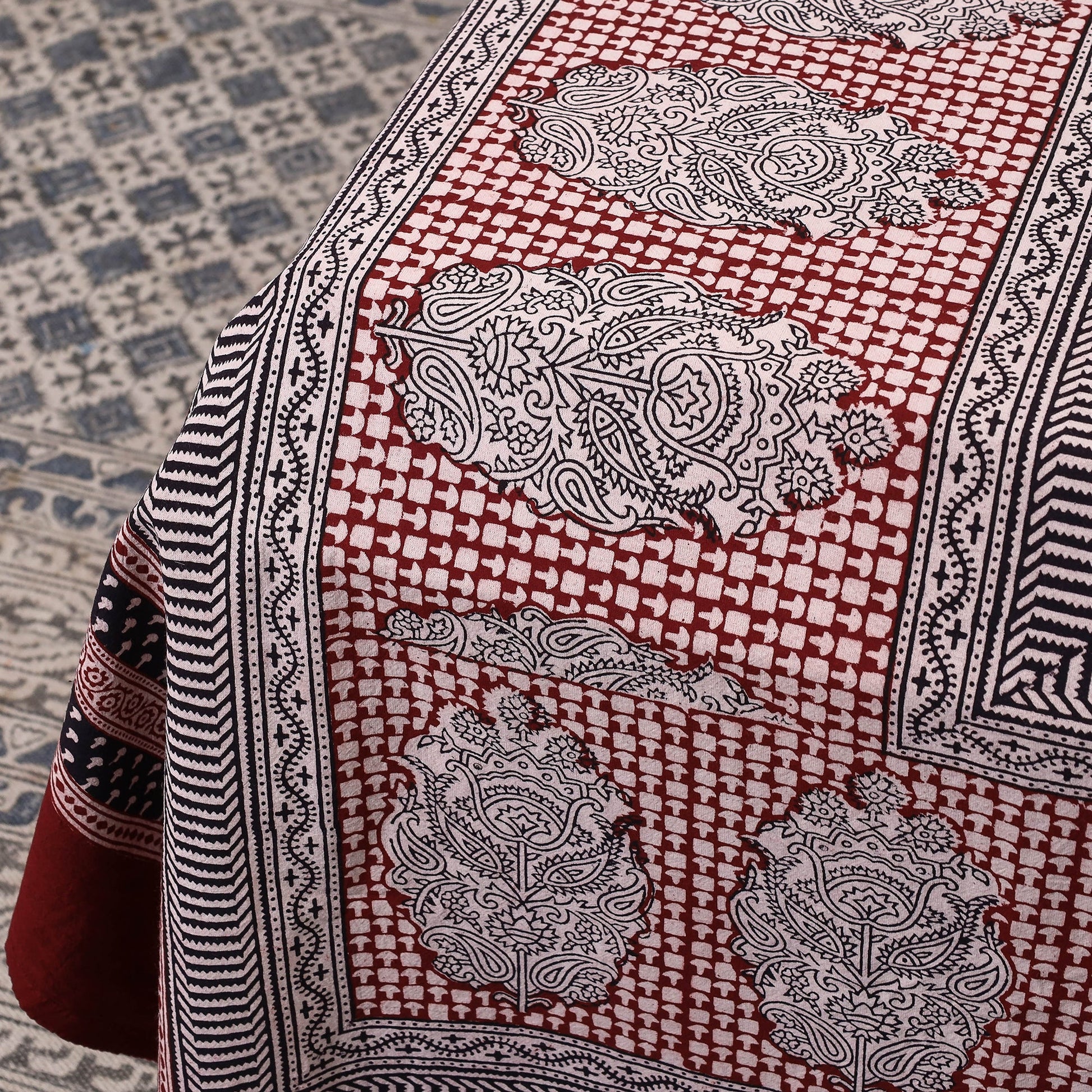 Bagh Block Printed Cotton Double Bed Cover with Pillow Covers (112 x 92 in)
