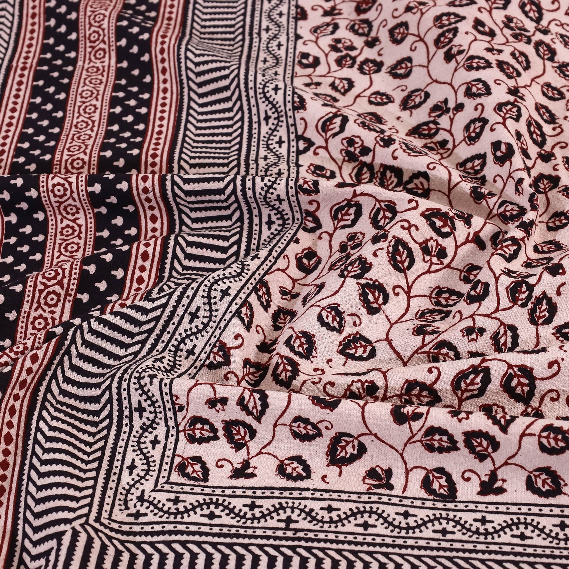 Bagh Block Printed Cotton Double Bed Cover with Pillow Covers (112 x 92 in)