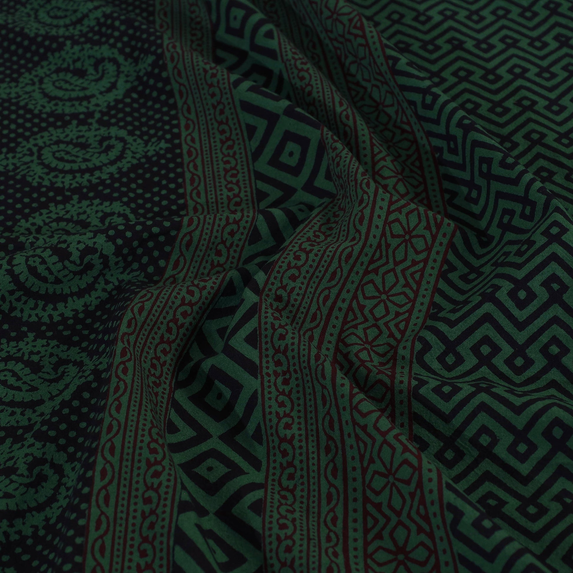 Bagh Block Printed Cotton Double Bed Cover with Pillow Covers (112 x 92 in)