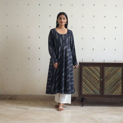Black - Cotton Flared Pochampally Ikat Kurta 14
