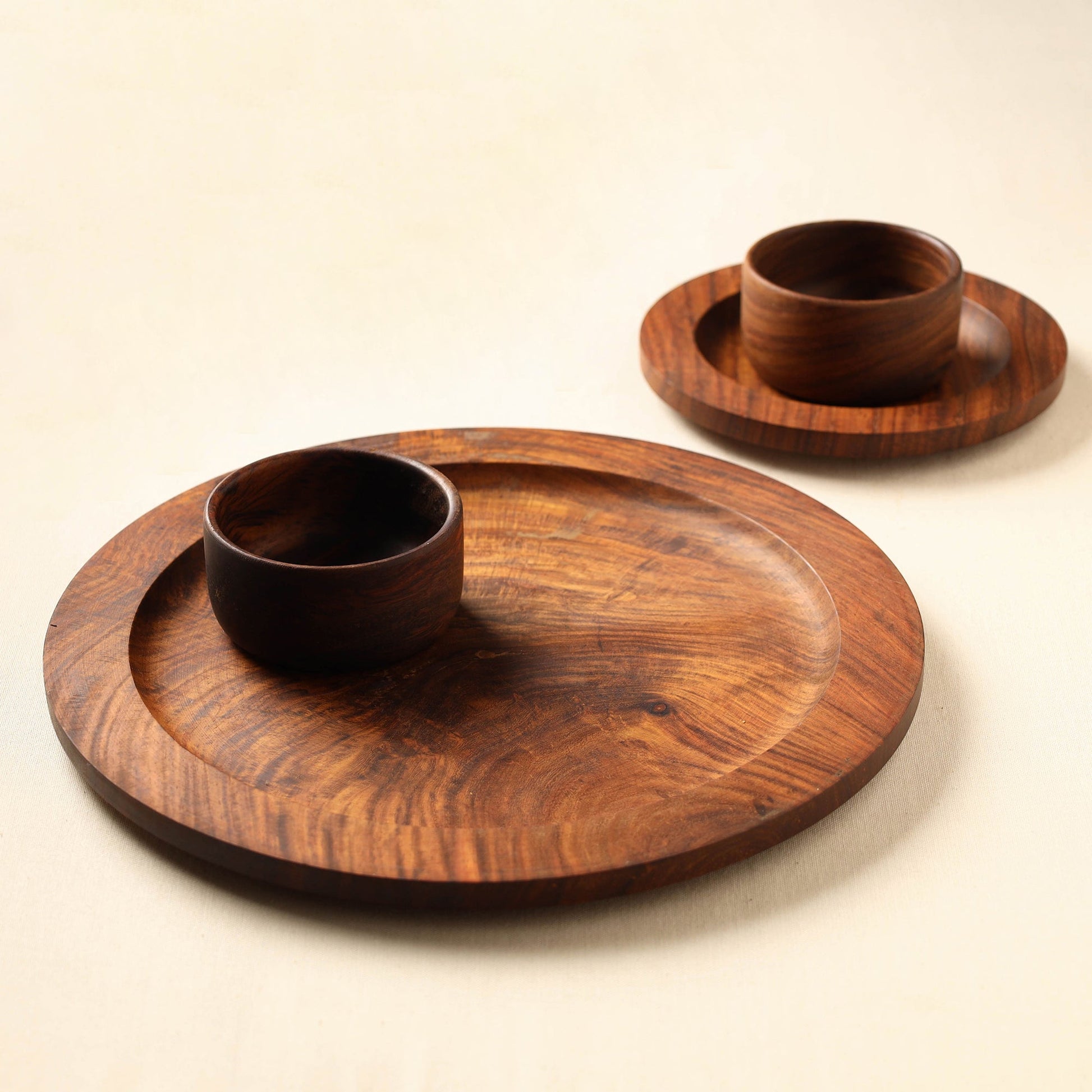 Brown - Handcrafted Sheesham Wooden Dinner Set (2 Plates & 2 Bowls)