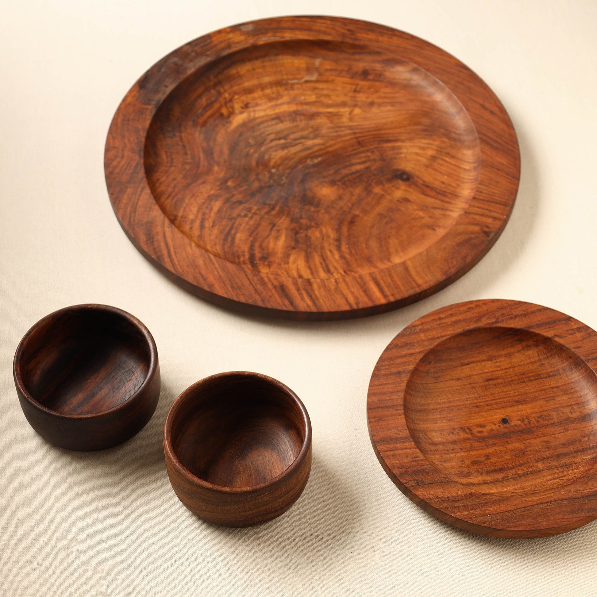 Brown - Handcrafted Sheesham Wooden Dinner Set (2 Plates & 2 Bowls)