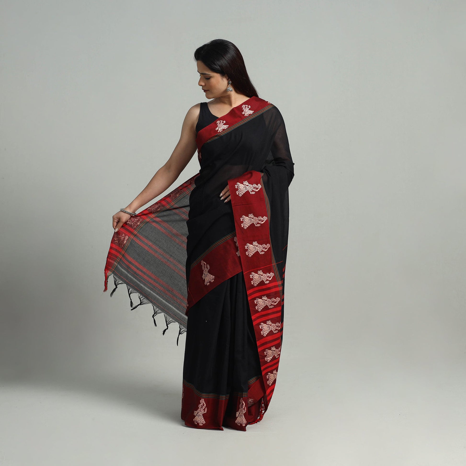 Black - Mercerised Cotton Thread Border Dharwad Saree 16