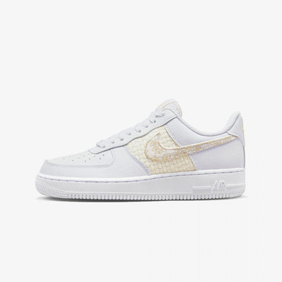 Nike | AIR FORCE 1 07 SE  { WHITE / GOLD