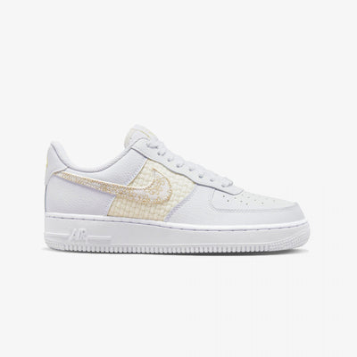 Nike | AIR FORCE 1 07 SE  { WHITE / GOLD