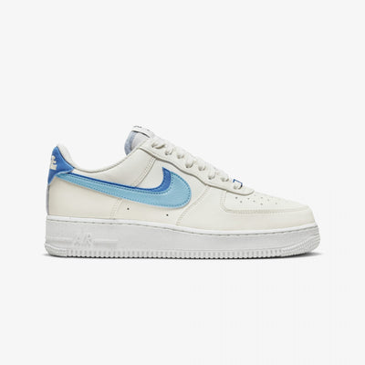 Nike | AIR FORCE 1 '07 LV8 { SAIL/BLUE CHILL