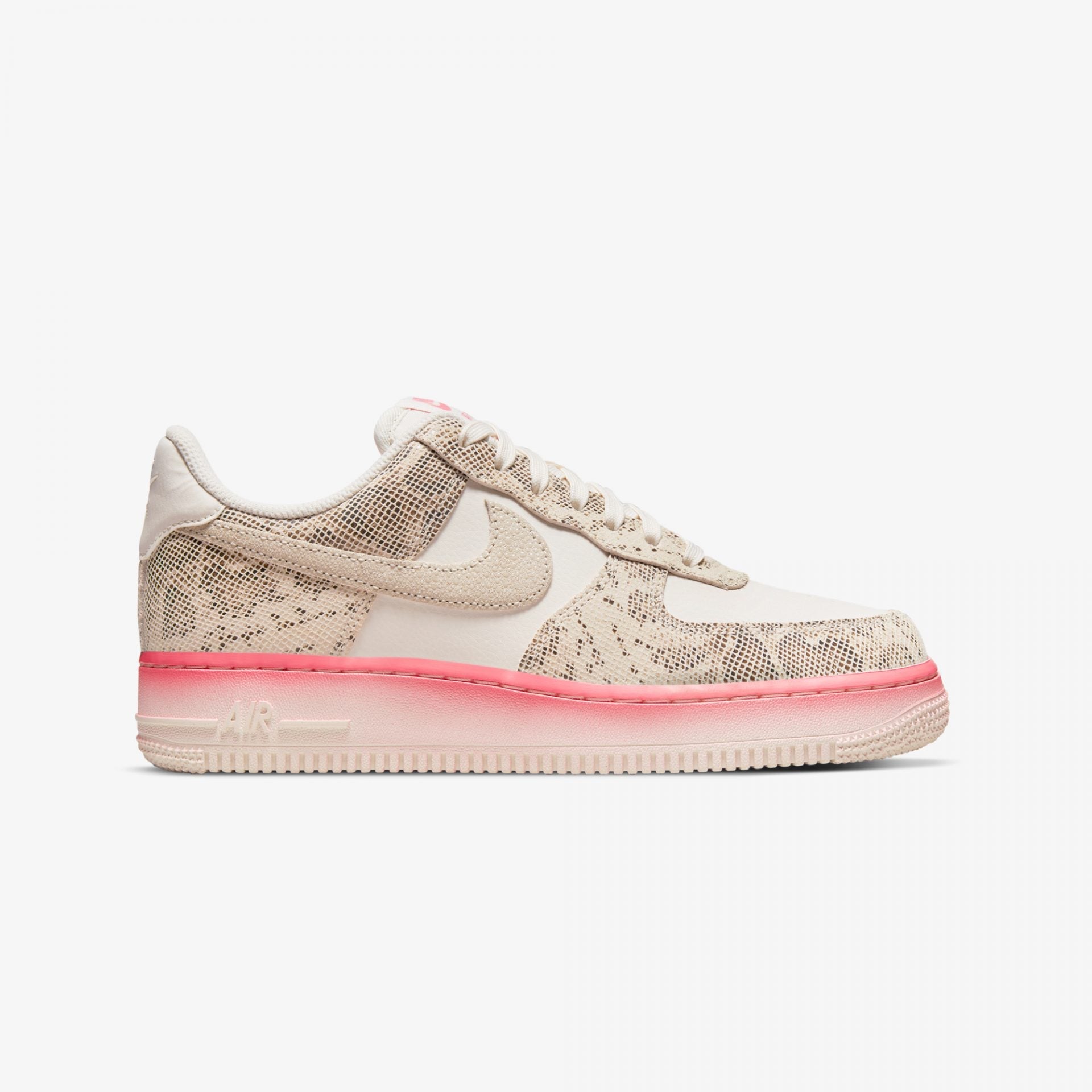 Nike | AIR FORCE 1  { OUR FORCE 1