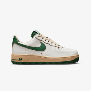 Nike | AIR FORCE 1 '07 LV8 { SAIL/GORGE GREEN