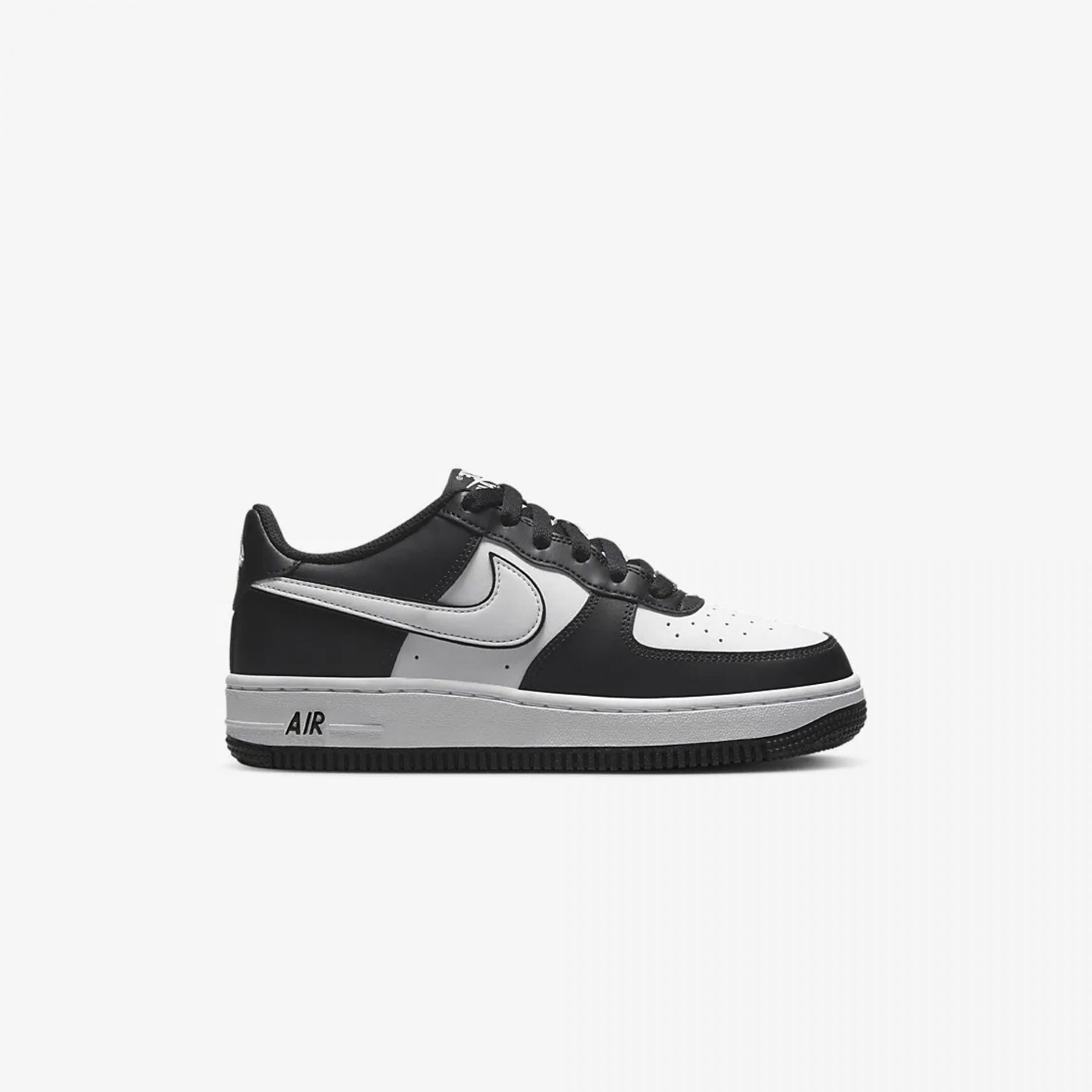 Nike | AIR FORCE 1 LV8 2 (GS)  { BLACK/WHITE