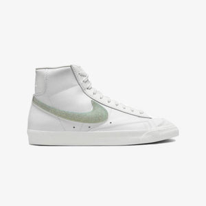 Nike | BLAZER MID RELEASING { GLITTER SWOOSHES
