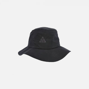 Nike | ACG BUCKET HAT  { BLACK