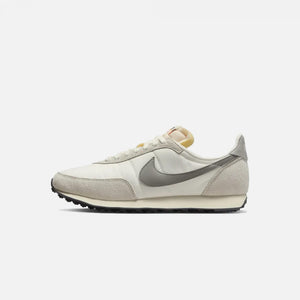 Nike | WAFFLE TRAINER 2 SE  { SAIL/MEDIUM GREY