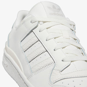 ADIDAS ORIGINALS | FORUM LOW CL { CORE WHITE/CLOUD WHITE/GREY ONE