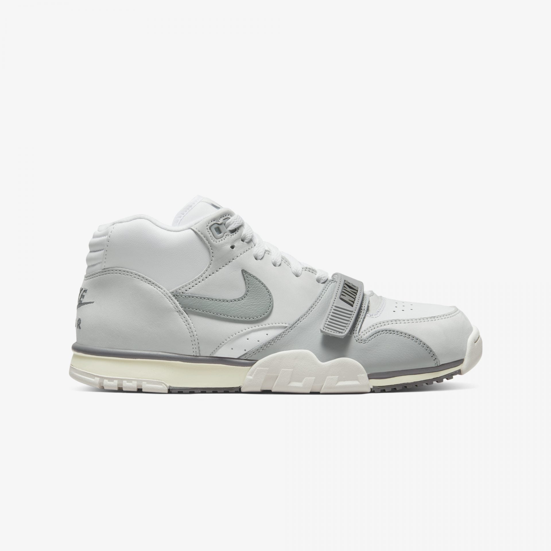 Nike | AIR TRAINER 1  { PHOTON DUST/LIGHT SMOKE