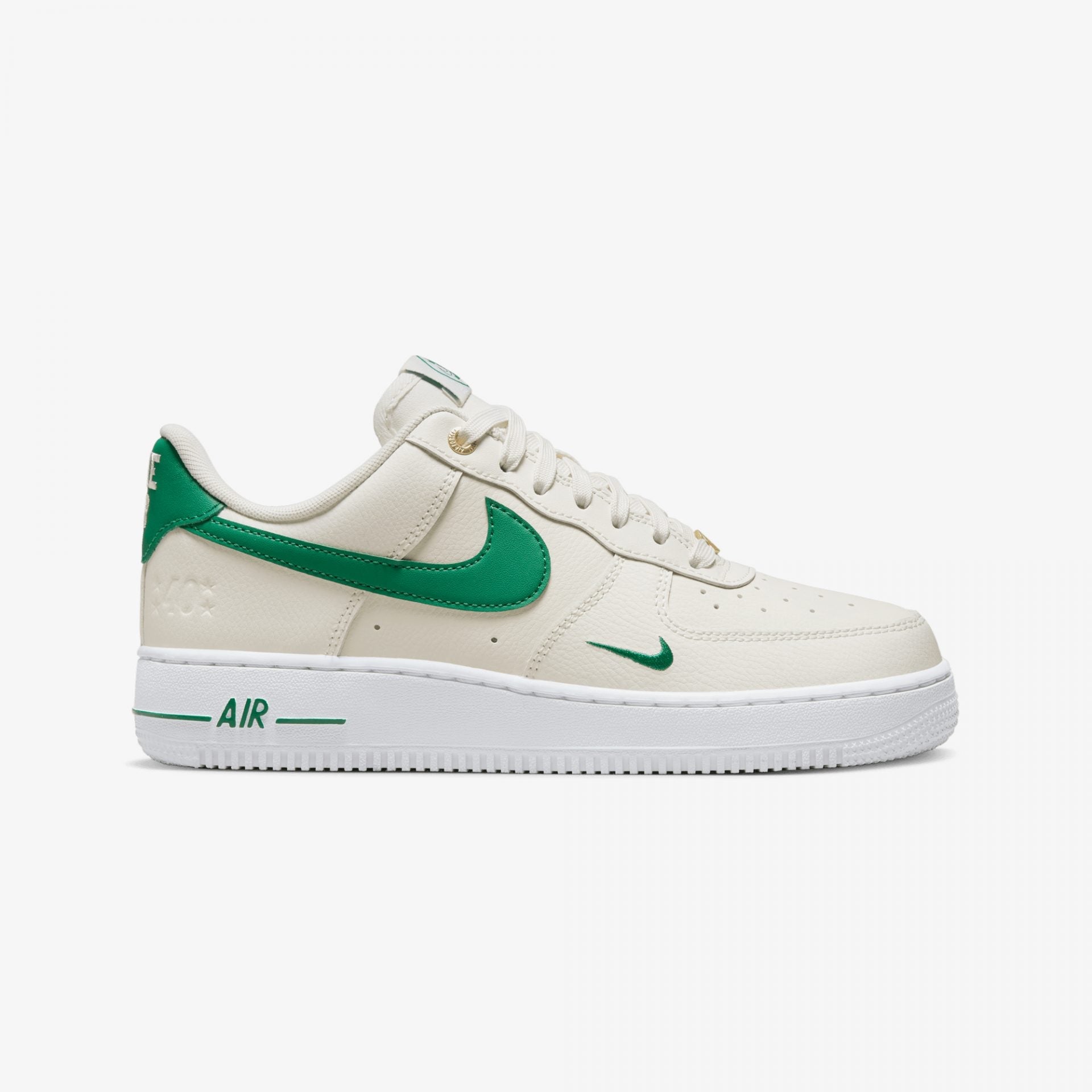 Nike | AIR FORCE 1'07 SE { WHITE-METALLIC GOLD