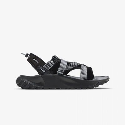 Nike | ONEONTA  { BLACK