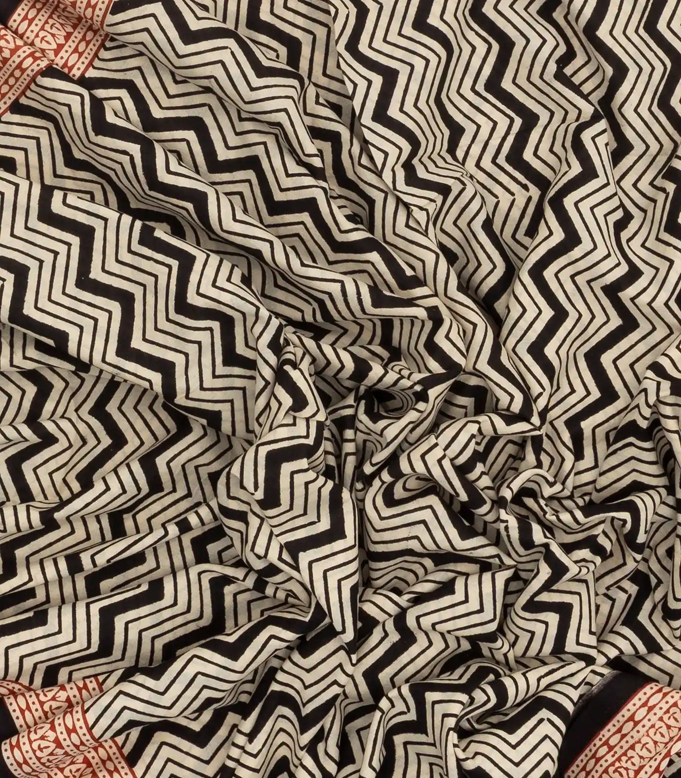 Black Woven Jaipur Cotton Saree Printed With Cream Chevron Motifs