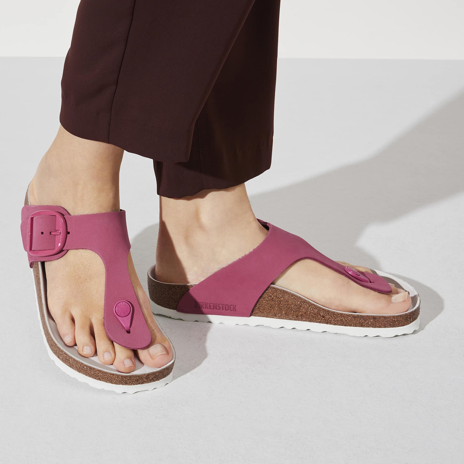 Gizeh Big Buckle Nubuck Leather
