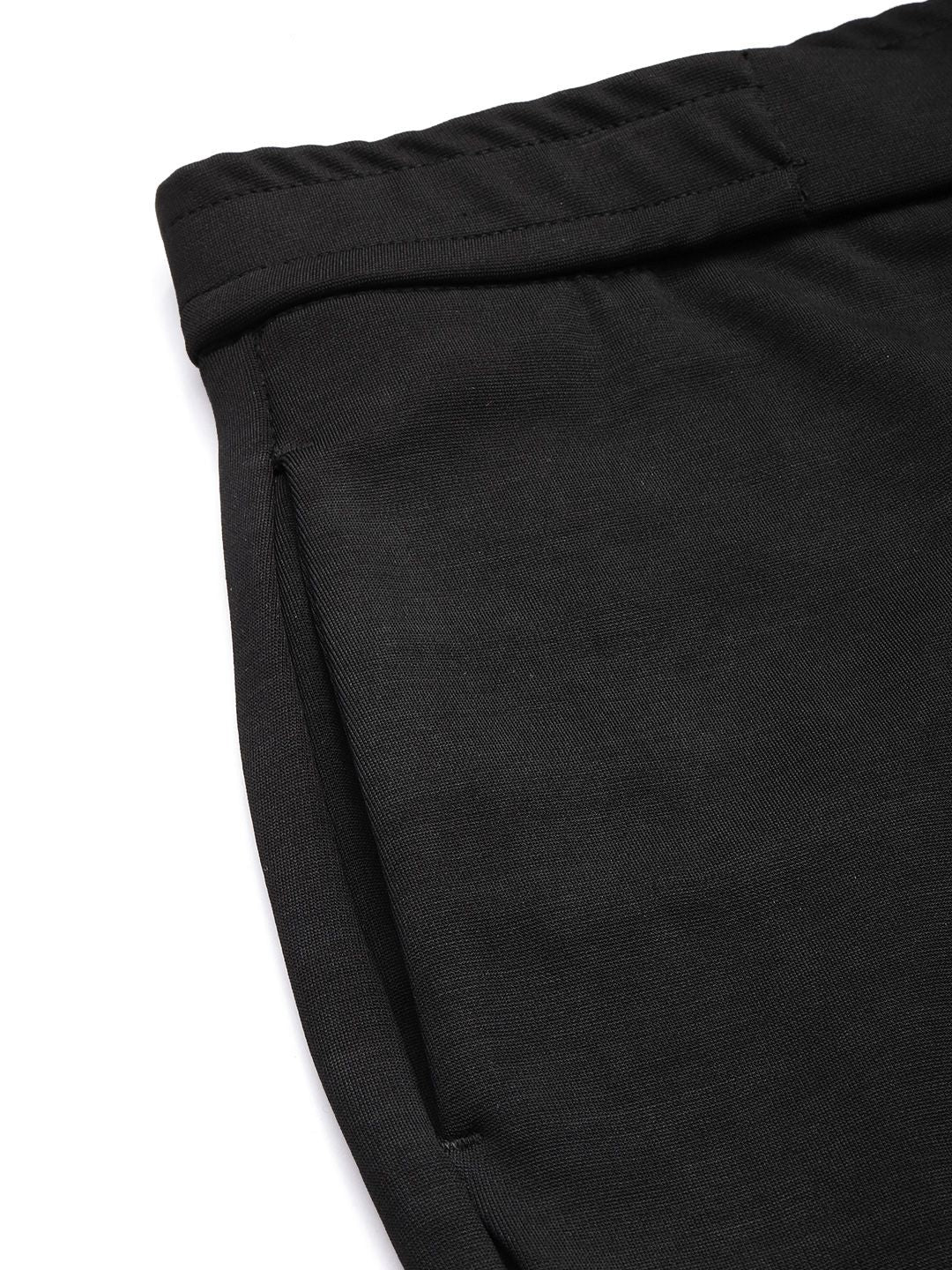 Men's Black Relaxed Fit Solid Chinos