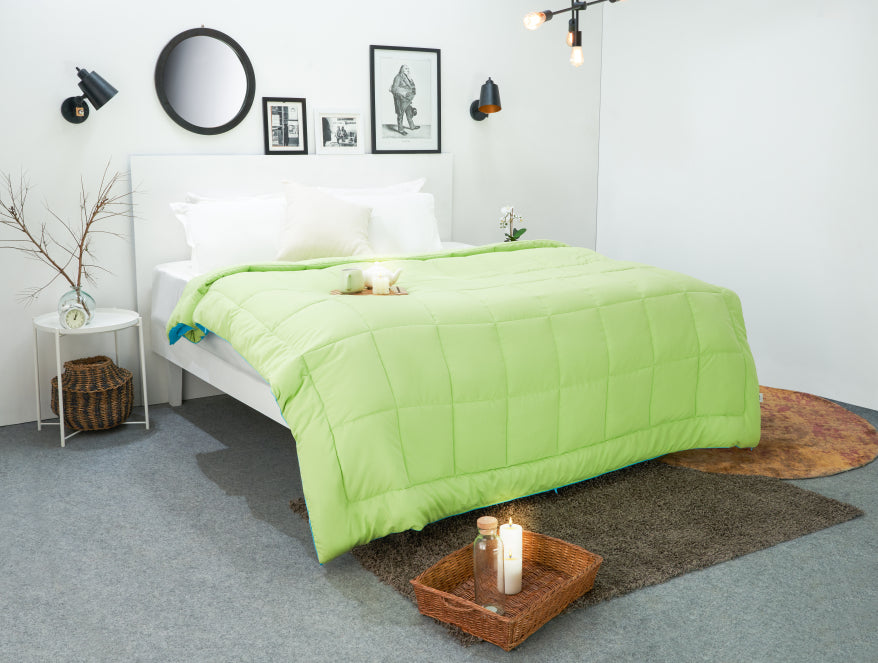 Solid Sgreen/Aqua Blu - Light Green Microfiber Shell Double Quilt / AC Comforter - Silkysoy By Spaces