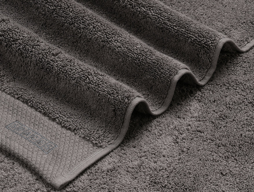 Charcoalgry - Dark Grey 100% Egyptian Cotton Bath Towel - Luxury Egyption Cotton By Spaces