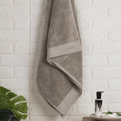 London Fog - Light Grey 100% Egyptian Cotton Bath Towel - Luxury Egyption Cotton By Spaces