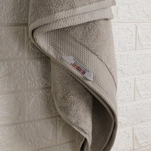 London Fog - Light Grey 100% Egyptian Cotton Bath Towel - Luxury Egyption Cotton By Spaces