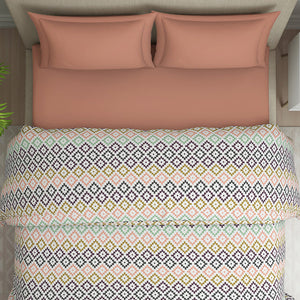 Geometric Pink Polycotton Quilt Double Harmony - By Welspun
