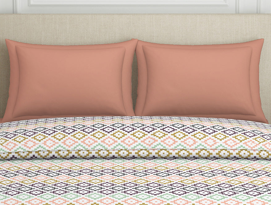 Geometric Pink Polycotton Quilt Double Harmony - By Welspun