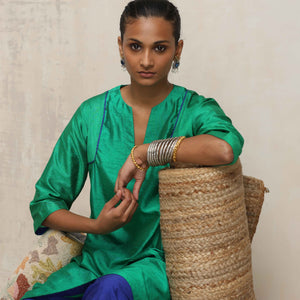 trueBrowns Bright Green Silk Kurta Co-ord Set