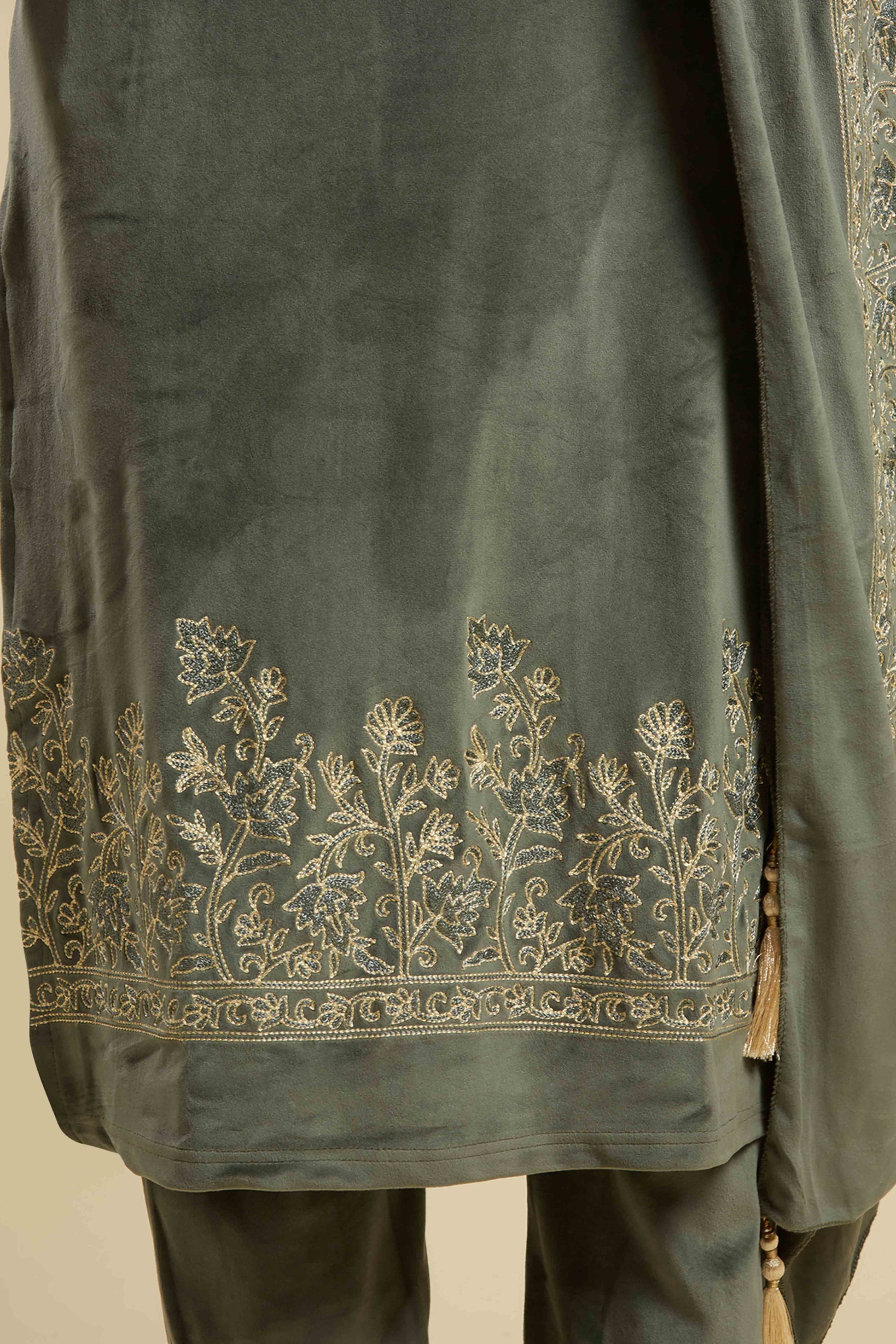 green-embroidered-velvet-straight-salwar-suit