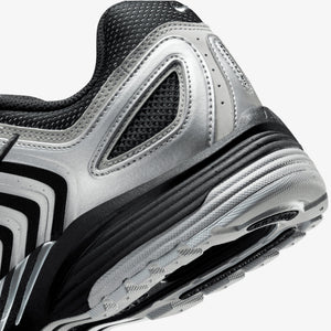 NIKE | AIR PEGASUS 2005 { METALLIC SILVER/MTLC PLATINUM-FLT SILVER