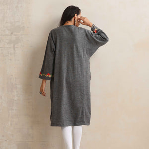 trueBrowns Grey Kashmiri Embroidered Woollen Phiran Kurta