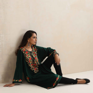 trueBrowns Green Kashmiri Floral Embroidered Woollen Phiran Kurta
