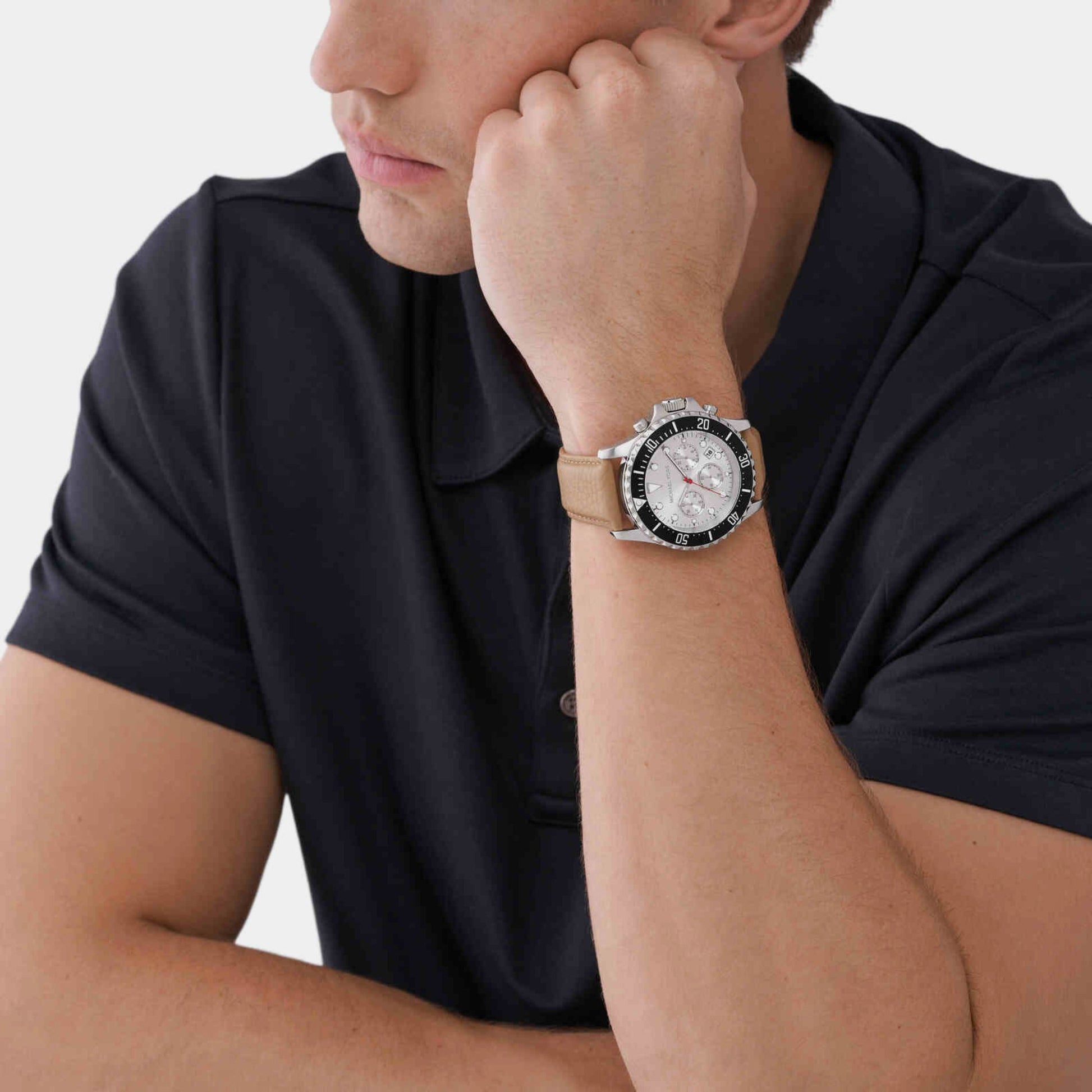Everest Men Quartz White Dial Chronograph Leather Watch MK9092