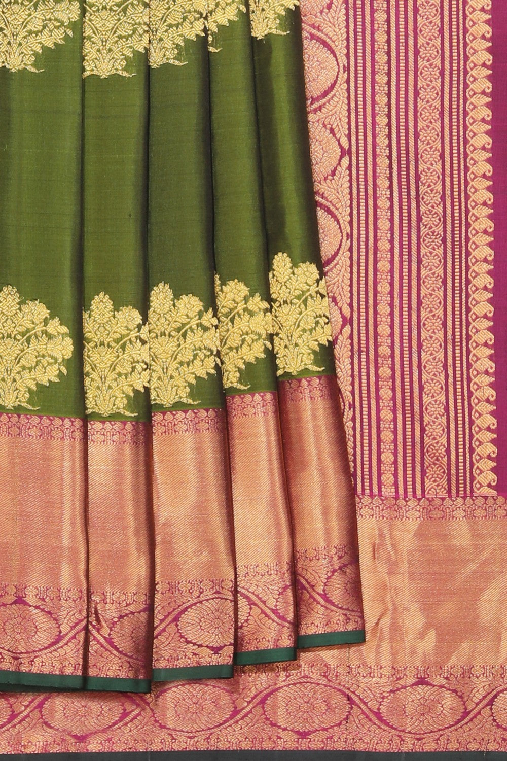 Gadwal Silk Green Saree