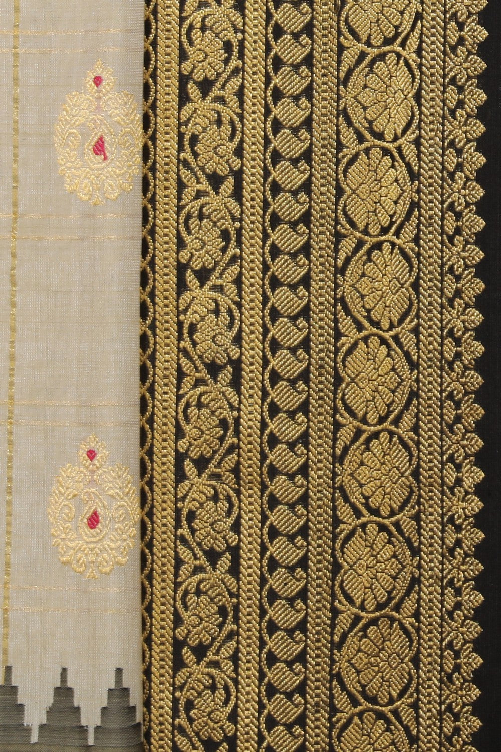 Gadwal Silk Off-White Saree